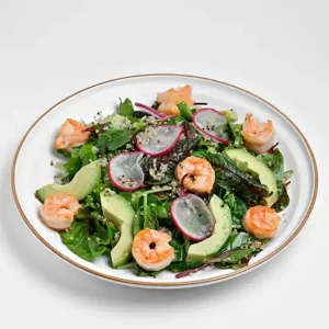 Քինուայով և մանրածովախեցգետնով աղցան